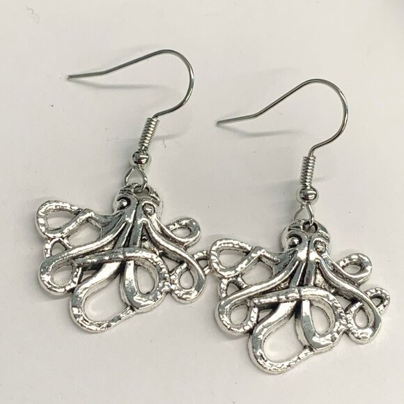 Octopus Earring, Gift, Octopus Jewelry, Marine Animal Earring, Ocean Earring - Picture 5 of 5